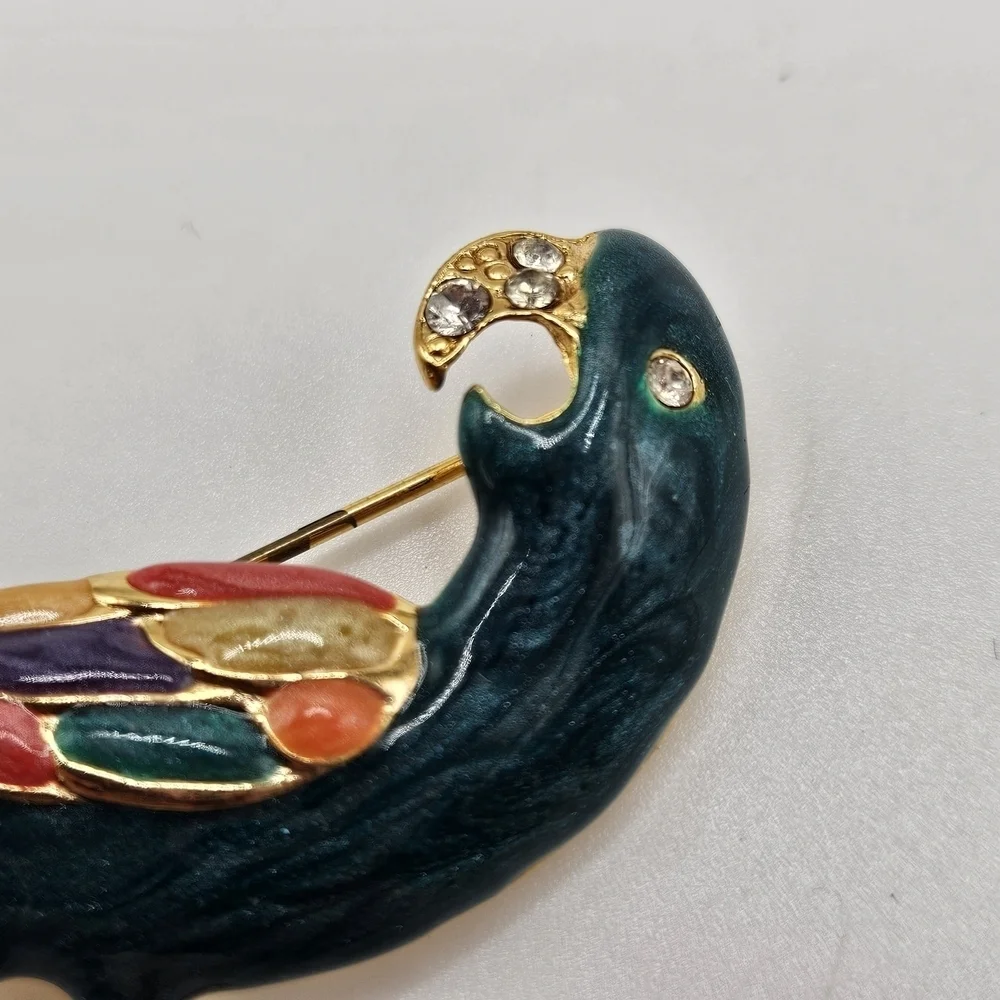 VINTAGE Colorful Green Enamel Rhinestone Gold Tone Parrot Bird Brooch Pin